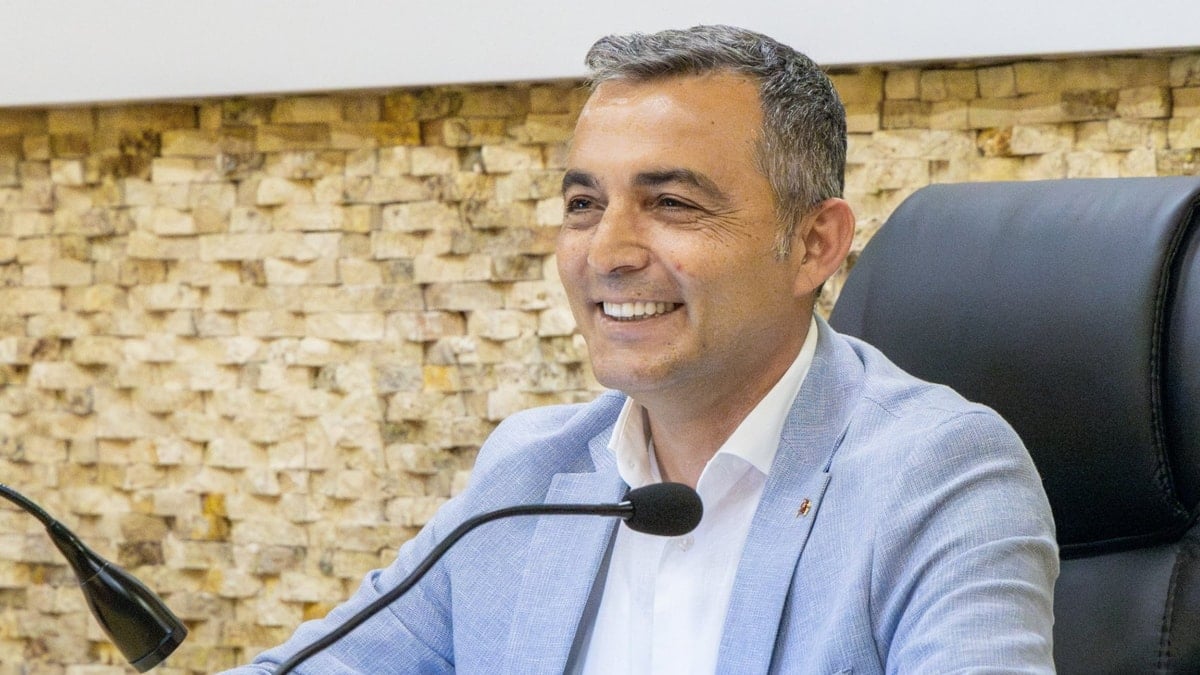 Manavgat Belediyesi’ne operasyon: Belediye Başkanı gözaltında Manavgat Belediyesi’ne operasyon: Belediye Başkanı gözaltında