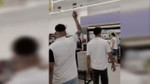 Markette etrafa deodorant sıkıp “İstediğimi yaparım” dedi, gözaltına alındı! Markette etrafa deodorant sıkıp “İstediğimi yaparım” dedi, gözaltına alındı!