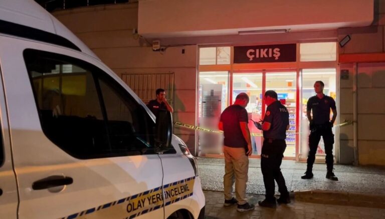Markette “Sen sapık mısın?” diyen kadını ve 14 yaşındaki çocuğu vurdu Markette “Sen sapık mısın?” diyen kadını ve 14 yaşındaki çocuğu vurdu