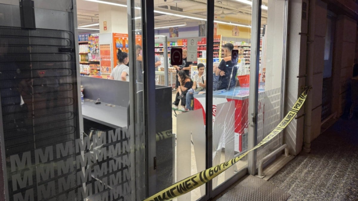 Markette ‘sıra’ tartışması: Dehşeti yaşattı, 14 yaşındaki çocuğu vurdu Markette ‘sıra’ tartışması: Dehşeti yaşattı, 14 yaşındaki çocuğu vurdu