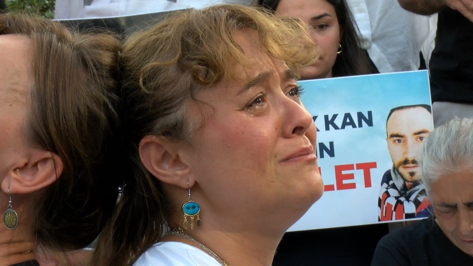 Mattia Ahmet Minguzzi’nin annesinden adalet nöbeti Mattia Ahmet Minguzzi’nin annesinden adalet nöbeti