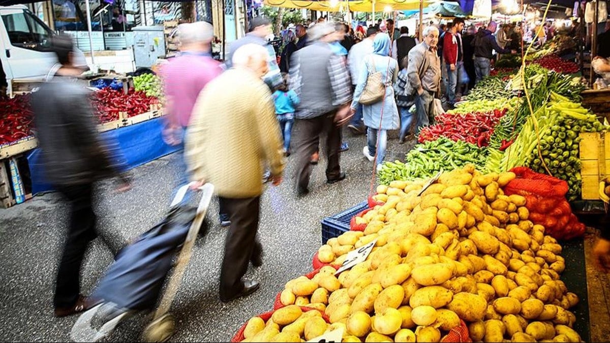 Meyve fiyatları yüzde 200 zamlandı Meyve fiyatları yüzde 200 zamlandı