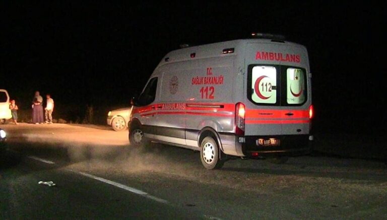 Motosiklet sürücüsü öldü, yolcu ağır yaralı Motosiklet sürücüsü öldü, yolcu ağır yaralı