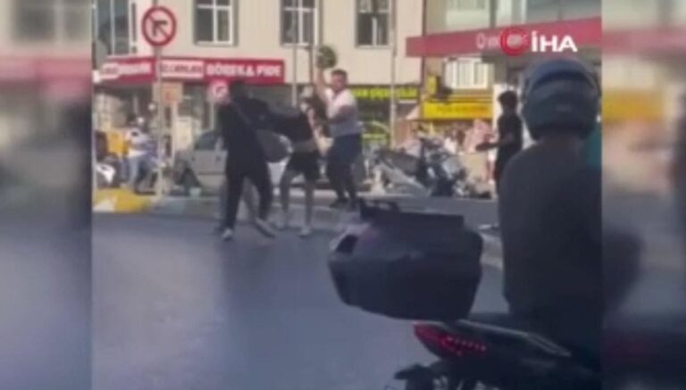 Motosikletli kadınları darbeden şüpheliler yakalandı Motosikletli kadınları darbeden şüpheliler yakalandı