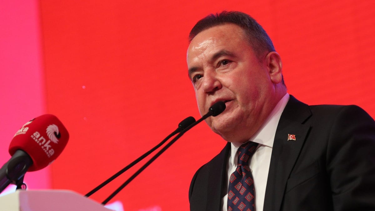 Muhittin Böcek: Bir ev için minnet edecek durumda değilim! Muhittin Böcek: Bir ev için minnet edecek durumda değilim!
