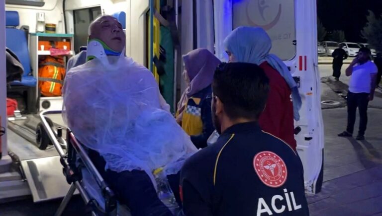 “Müziğin sesini kısın” diyen emekli polisi önce dövdü sonra bıçakladı “Müziğin sesini kısın” diyen emekli polisi önce dövdü sonra bıçakladı