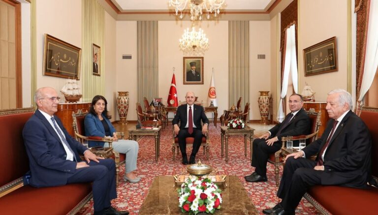 Numan Kurtulmuş, Meclis Başkanvekillerini kabul etti Numan Kurtulmuş, Meclis Başkanvekillerini kabul etti