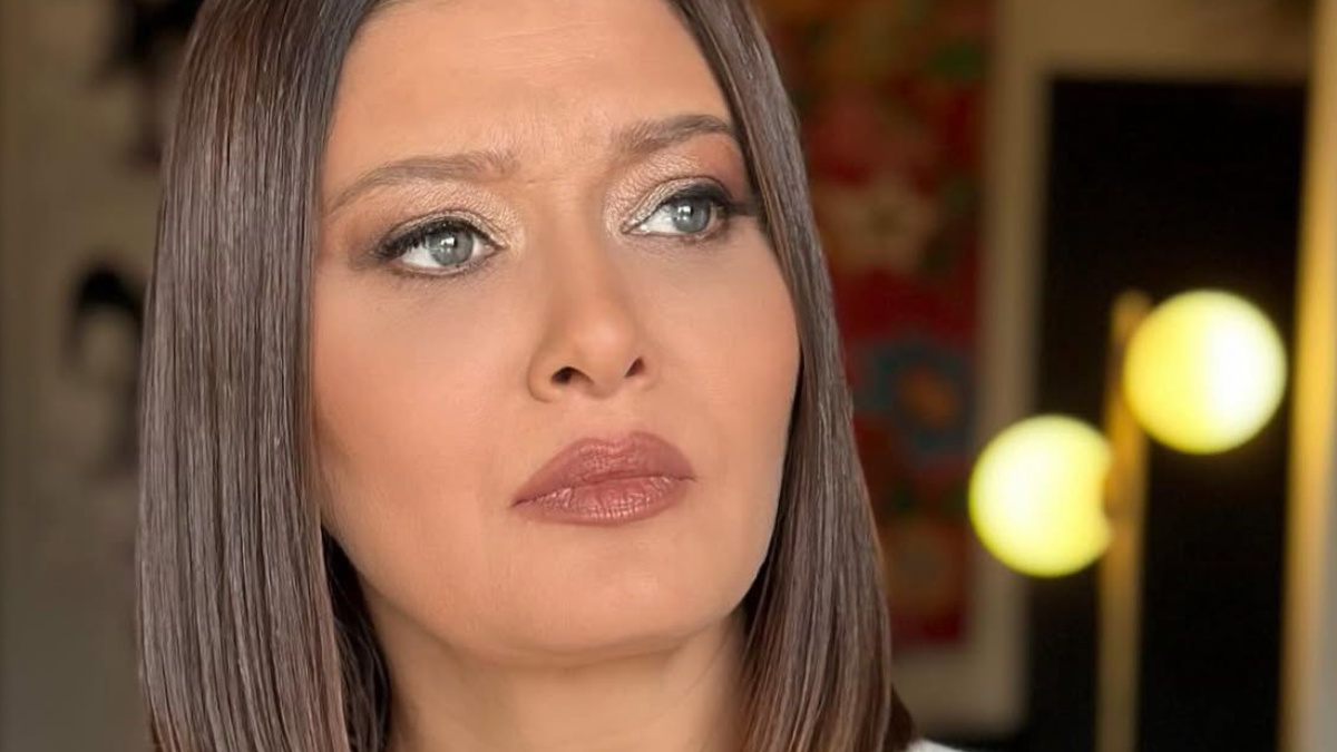 Nurgül Yeşilçay’ın 21 yaşındaki halini gören Afra Saraçoğlu sandı Nurgül Yeşilçay’ın 21 yaşındaki halini gören Afra Saraçoğlu sandı