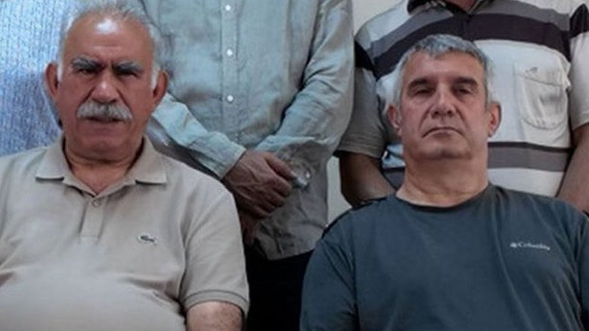Öcalan’ın İmralı’da soluna oturttuğu isim tahliye oldu Öcalan’ın İmralı’da soluna oturttuğu isim tahliye oldu