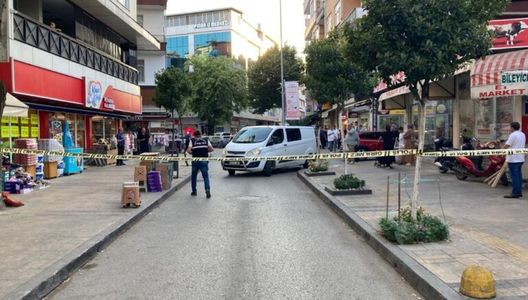Ordu’da polis korumasındaki kişiye silahlı saldırı: 3 yaralı Ordu’da polis korumasındaki kişiye silahlı saldırı: 3 yaralı