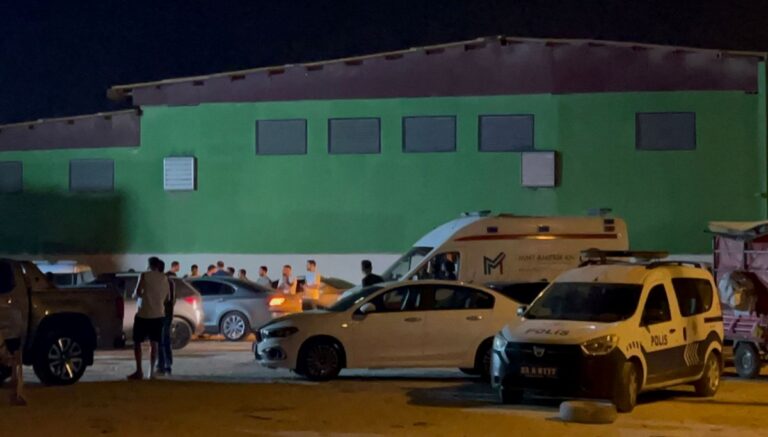 Oto yıkama dükkanına silahlı saldırı: 1 ölü Oto yıkama dükkanına silahlı saldırı: 1 ölü