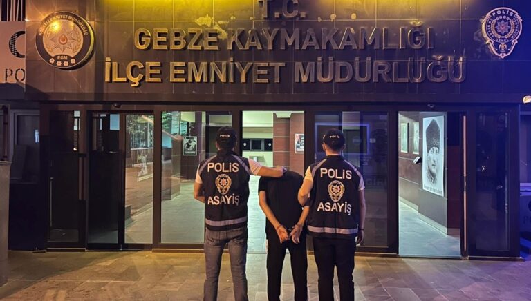 Otobüsta yanına oturduğu kadını taciz etti Otobüsta yanına oturduğu kadını taciz etti
