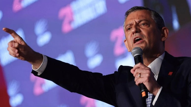 Özel’den Erdoğan’a: Yeni bir dümen peşinde, buna izin vermeyeceğim Özel’den Erdoğan’a: Yeni bir dümen peşinde, buna izin vermeyeceğim