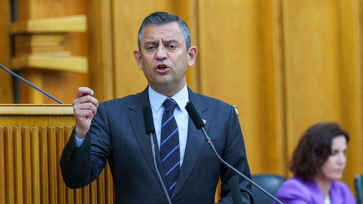 Özgür Özel, Ahmet Hamdi Çamlı’yı yerden yere vurdu! Özgür Özel, Ahmet Hamdi Çamlı’yı yerden yere vurdu!