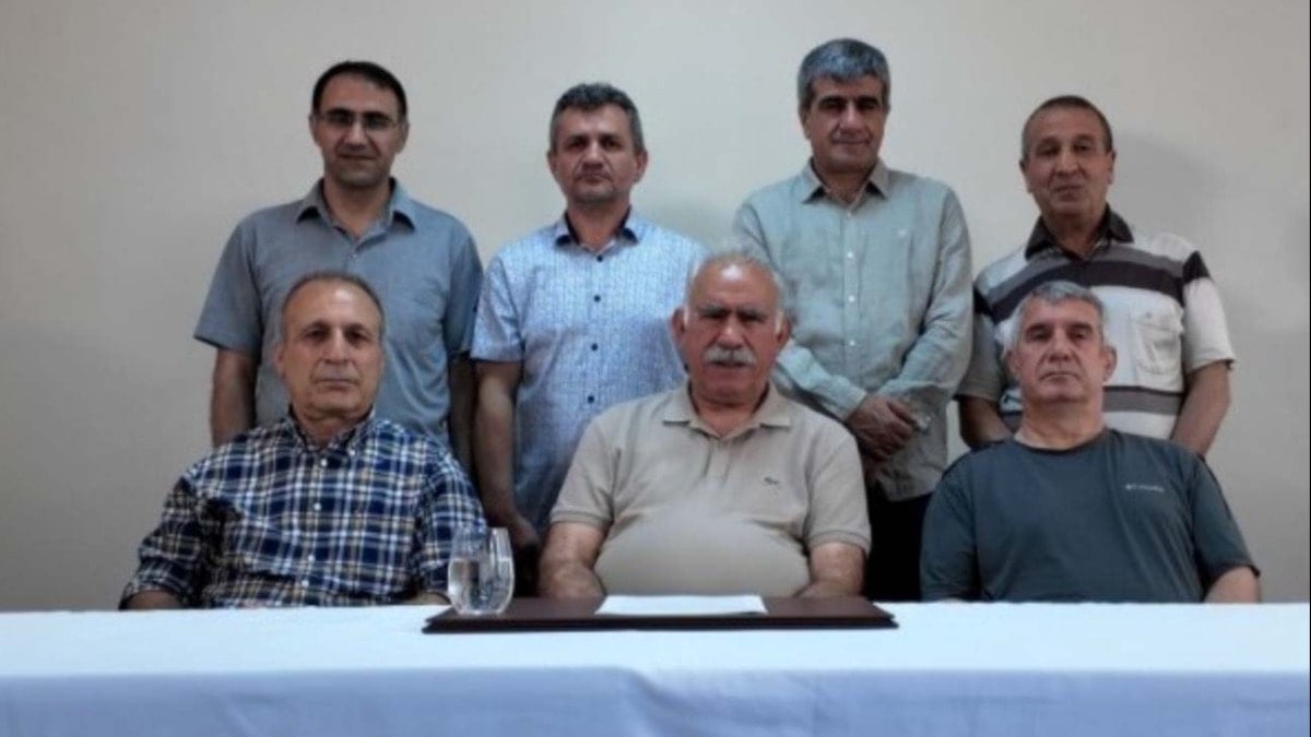 PKK’ya yakın hesaplar yeni Öcalan fotoğrafı paylaştı PKK’ya yakın hesaplar yeni Öcalan fotoğrafı paylaştı