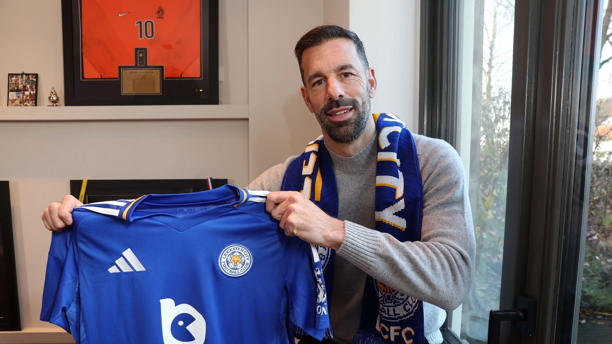Ruud van Nistelrooy ile yollar ayrıldı Ruud van Nistelrooy ile yollar ayrıldı