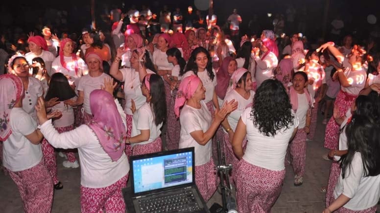 Şalvarını giyen eğlenmeye geldi Şalvarını giyen eğlenmeye geldi