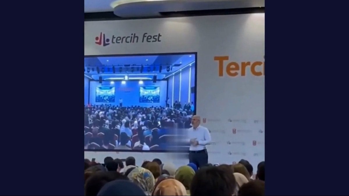 Saray’ın danışmanını çileden çıkaran cevap! Salon bir anda buz kesti Saray’ın danışmanını çileden çıkaran cevap! Salon bir anda buz kesti