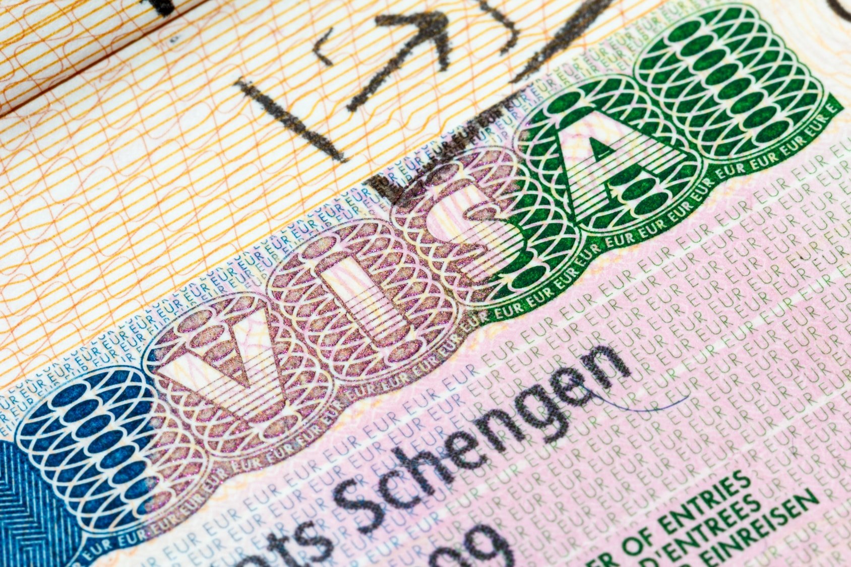 Schengen vizesinde karaborsa oyunu! Ruslar, Türklere Euro karşılığında randevu satıyor Schengen vizesinde karaborsa oyunu! Ruslar, Türklere Euro karşılığında randevu satıyor