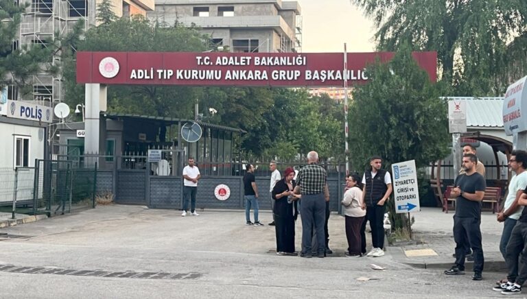 Şehitlerin naaşları Ankara’ya getirildi Şehitlerin naaşları Ankara’ya getirildi