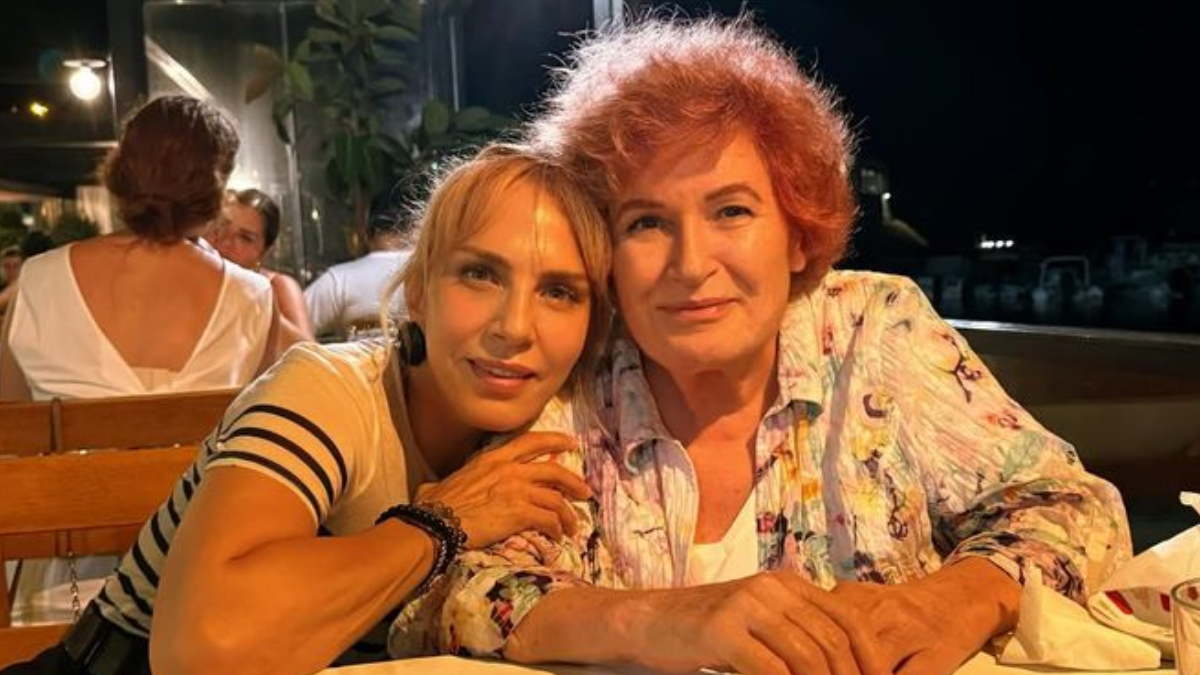 Selda Bağcan’a ne yaptınız… Gören Meral Akşener sandı Selda Bağcan’a ne yaptınız… Gören Meral Akşener sandı