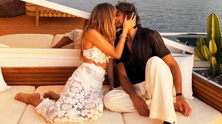 Şeyma Subaşı yeni yaşını model sevgilisiyle Bodrum’da kutladı Şeyma Subaşı yeni yaşını model sevgilisiyle Bodrum’da kutladı