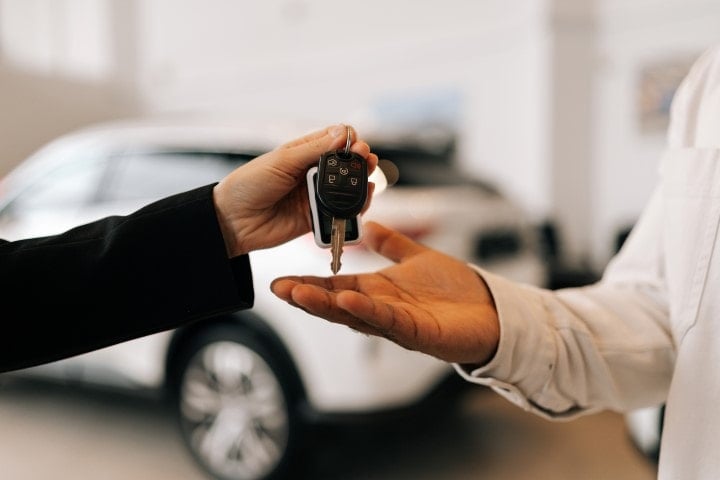 Sıfır otomobillerde yeni fiyat dönemi başladı Sıfır otomobillerde yeni fiyat dönemi başladı