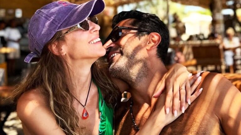 Sinem Kobal ve Kenan İmirzalıoğlu’nun Çeşme romantizmi Sinem Kobal ve Kenan İmirzalıoğlu’nun Çeşme romantizmi