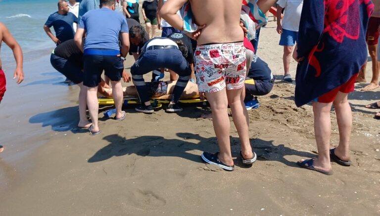 Sinop’ta denize giren gençlerden biri boğuldu, diğeri yoğun bakımda Sinop’ta denize giren gençlerden biri boğuldu, diğeri yoğun bakımda