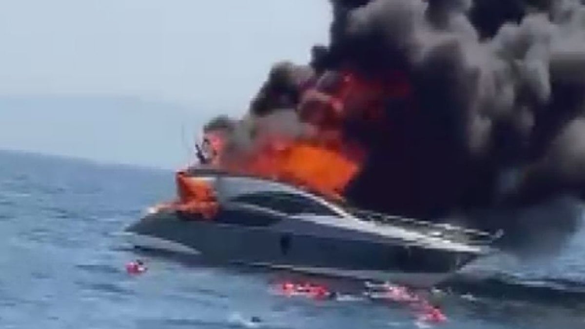 Son Dakika… Kınalıada açıklarında dehşet anları Son Dakika… Kınalıada açıklarında dehşet anları