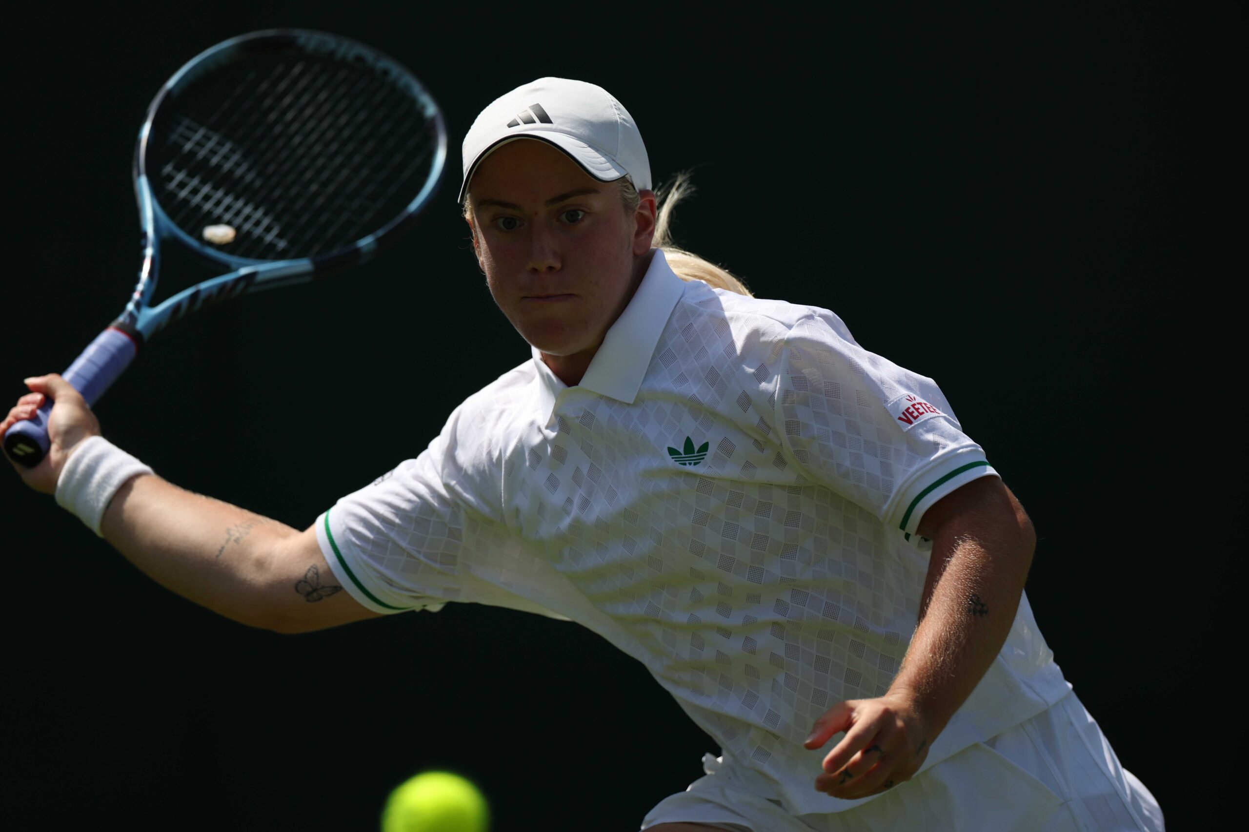 Sonay Kartal Wimbledon’da 3. tura çıktı Sonay Kartal Wimbledon’da 3. tura çıktı