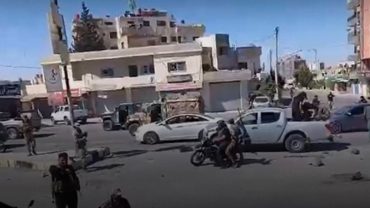 Suriye’nin güneyindeki Süveyda’da ateşkes ilan edildi Suriye’nin güneyindeki Süveyda’da ateşkes ilan edildi