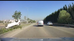 Ters dönerek duran otomobildeki çiftin burnu bile kanamadı Ters dönerek duran otomobildeki çiftin burnu bile kanamadı