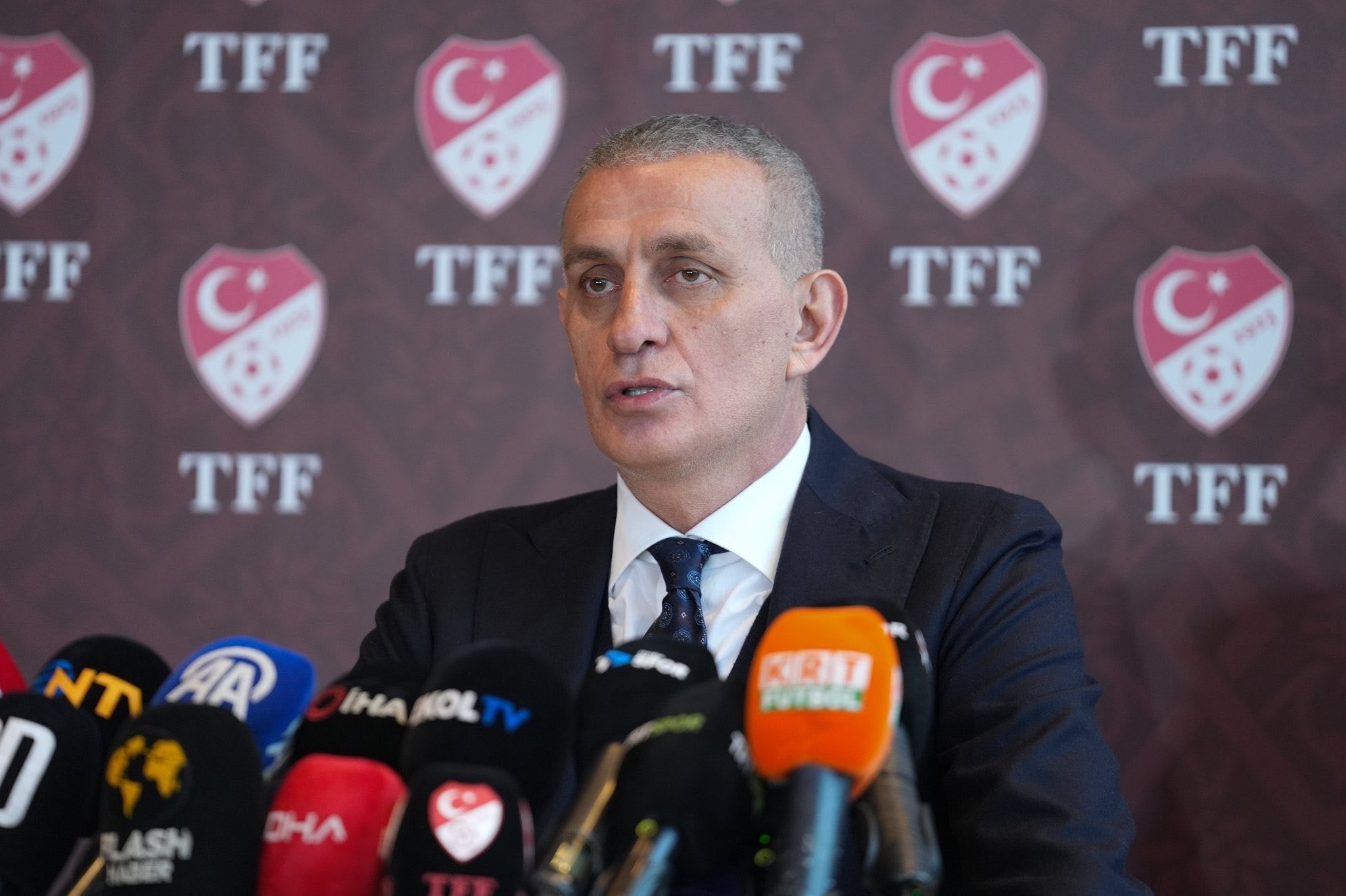 TFF Başkanı’ndan hakemlere sert mesaj! ‘Bizimle yürüyemezler’ TFF Başkanı’ndan hakemlere sert mesaj! ‘Bizimle yürüyemezler’