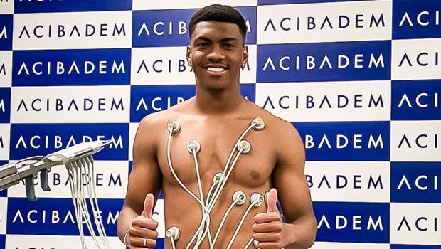 Trabzonspor, Felipe Augusto’yu resmen duyurdu! İşte transferin maliyeti… Trabzonspor, Felipe Augusto’yu resmen duyurdu! İşte transferin maliyeti…
