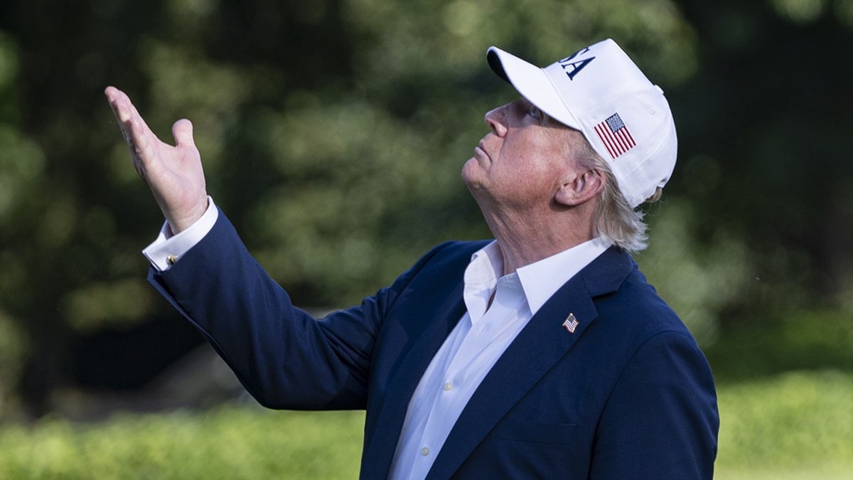 Trump şimdi de bu iki ülkeye kafayı taktı: Yüzde 25 vergi uygulayacak Trump şimdi de bu iki ülkeye kafayı taktı: Yüzde 25 vergi uygulayacak