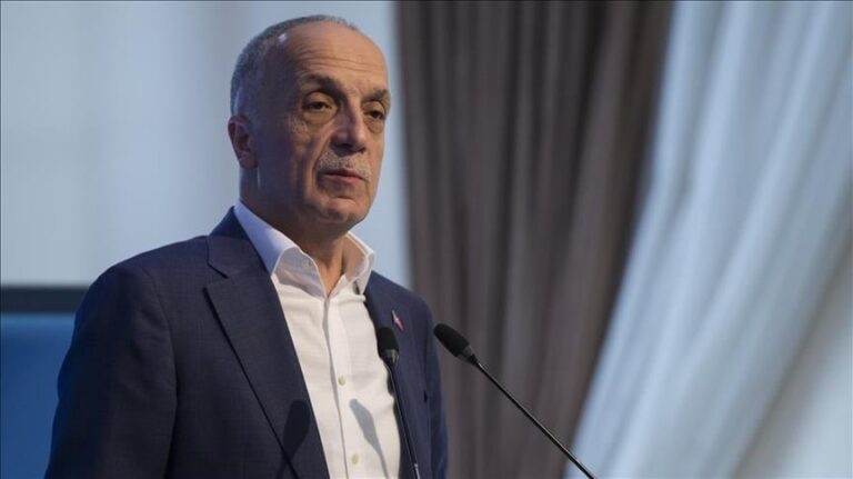 TÜRK-İŞ Başkanı çarşamba günü her şeyi anlatacaklarını açıkladı TÜRK-İŞ Başkanı çarşamba günü her şeyi anlatacaklarını açıkladı