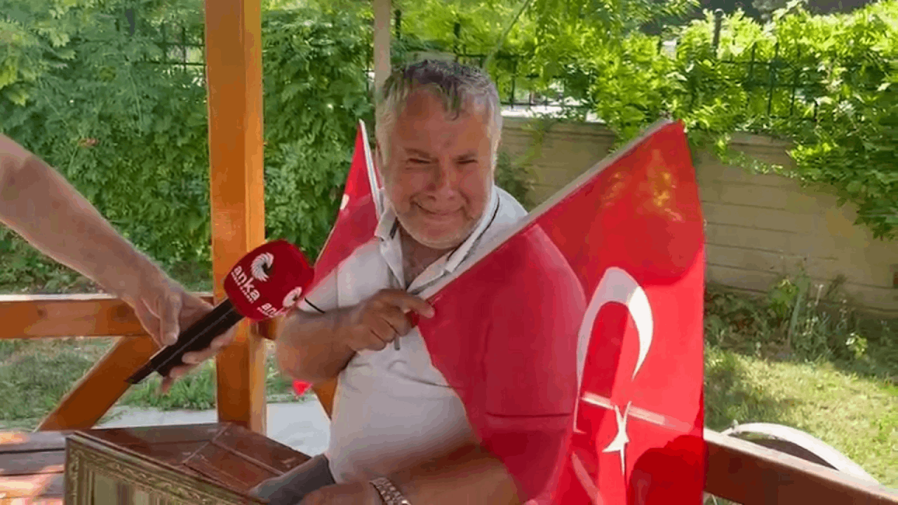 Tutdere’ye adli kontrol kararı verildi, destekçisi gözyaşlarına boğuldu Tutdere’ye adli kontrol kararı verildi, destekçisi gözyaşlarına boğuldu