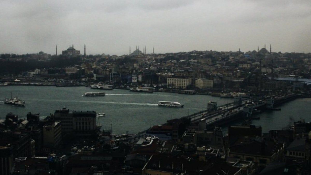 Üçü de bilemedi: İstanbul’a hala yağmur yağmadı Üçü de bilemedi: İstanbul’a hala yağmur yağmadı