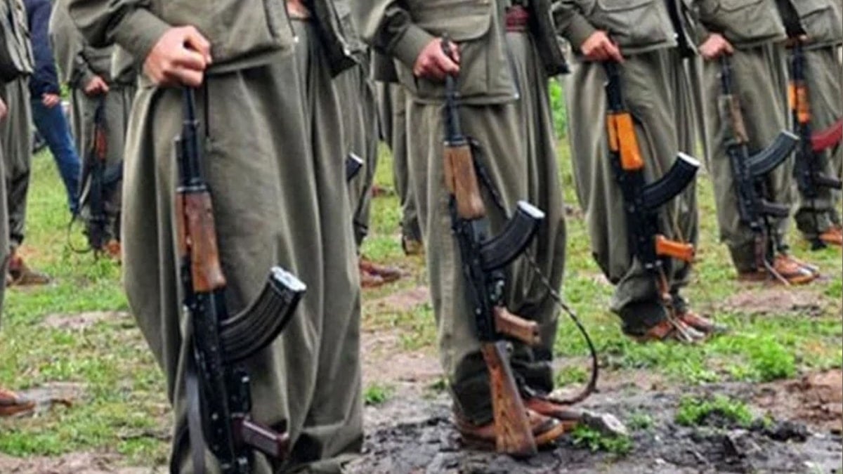 Üst düzey isim de aralarında olacak! İşte terör örgütü PKK’nın silah bırakacağı yeni tarih Üst düzey isim de aralarında olacak! İşte terör örgütü PKK’nın silah bırakacağı yeni tarih