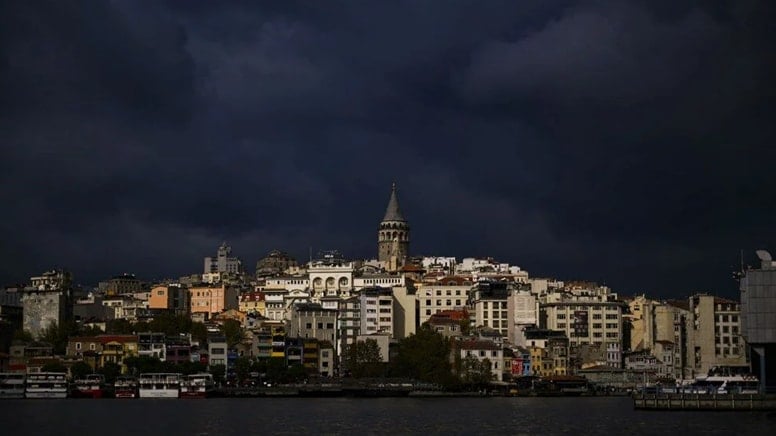 Yangınların ardından ‘kül yağışı’ tehlikesi ortaya çıktı; Hava kirlendi, uyarı geldi… Yangınların ardından ‘kül yağışı’ tehlikesi ortaya çıktı; Hava kirlendi, uyarı geldi…