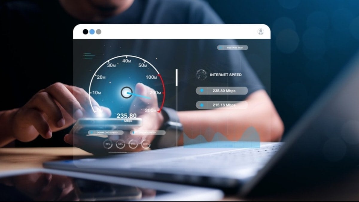 Yeni rekor kırıldı: Tüm internet arşivini 4 dakikada indiriyor Yeni rekor kırıldı: Tüm internet arşivini 4 dakikada indiriyor