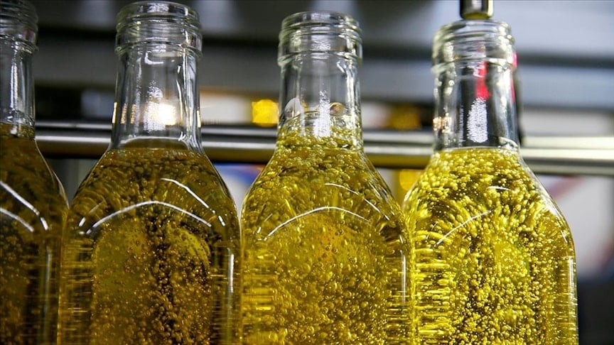 Zeytinyağı fiyatları yarı yarıya düştü! Zamlanacağı tarih belli oldu Zeytinyağı fiyatları yarı yarıya düştü! Zamlanacağı tarih belli oldu