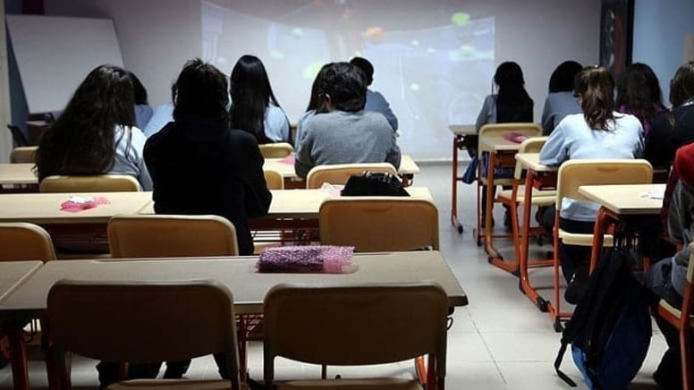 Zorunlu lise eğitimi 2 yıla mı düşecek? Bakan Tekin’den açıklama Zorunlu lise eğitimi 2 yıla mı düşecek? Bakan Tekin’den açıklama