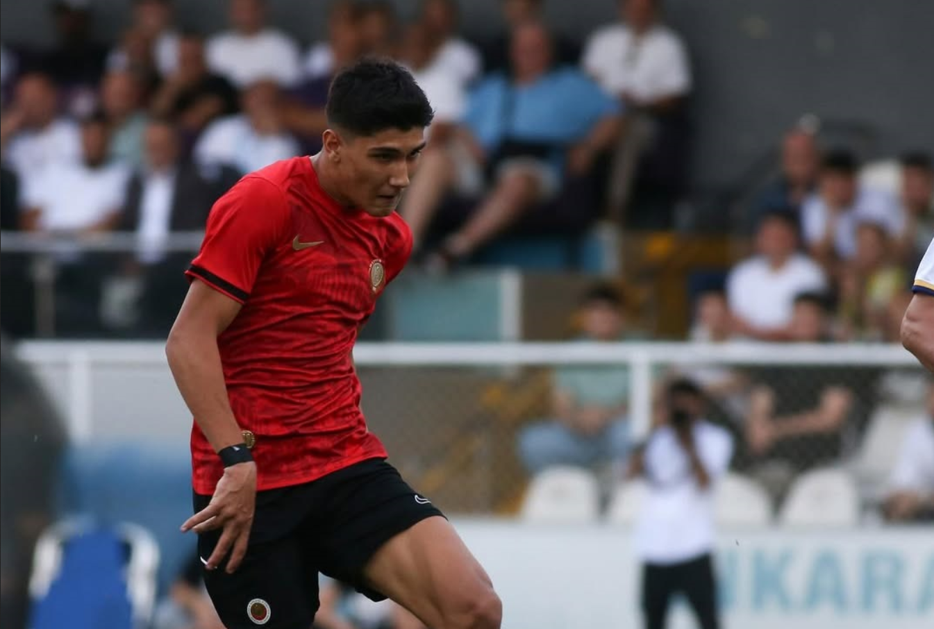 15 yaşında Süper Lig maçında! Bir ilki yaşadı 15 yaşında Süper Lig maçında! Bir ilki yaşadı