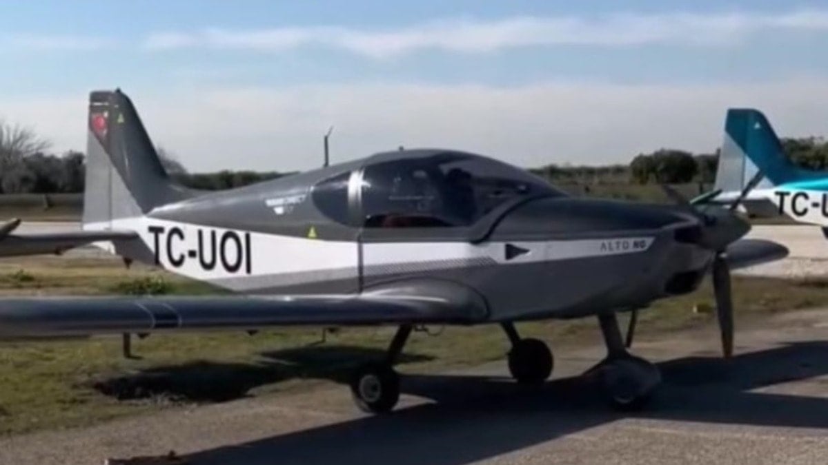 Adana’da eğitim uçağı düştü, pilot ve yolcu ağır yaralandı Adana’da eğitim uçağı düştü, pilot ve yolcu ağır yaralandı