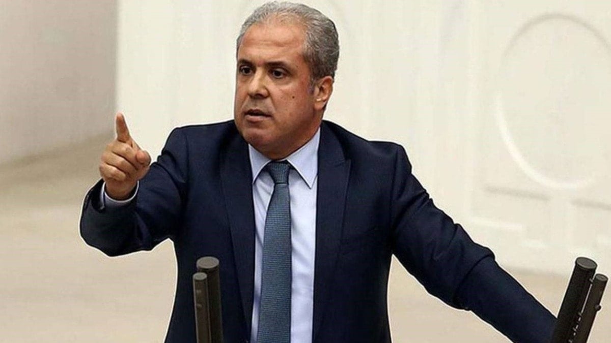 AKP’li eski vekilden ‘yeni transferler geliyor’ mesajı AKP’li eski vekilden ‘yeni transferler geliyor’ mesajı