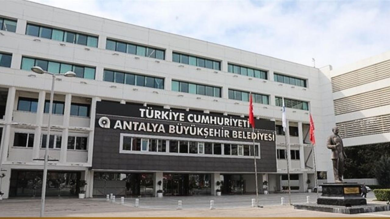 Antalya Büyükşehir Belediyesi soruşturmasında 8 tutuklama Antalya Büyükşehir Belediyesi soruşturmasında 8 tutuklama