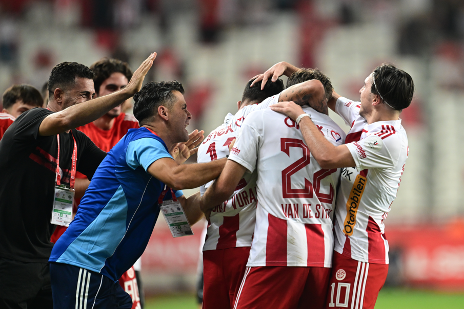 Antalyaspor 3 puanla başladı Antalyaspor 3 puanla başladı