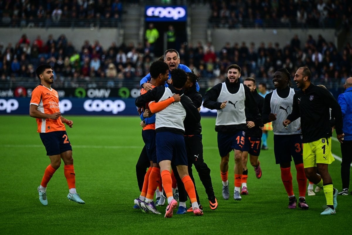 Başakşehir geriden geldi, turun kapısını araladı! Başakşehir geriden geldi, turun kapısını araladı!